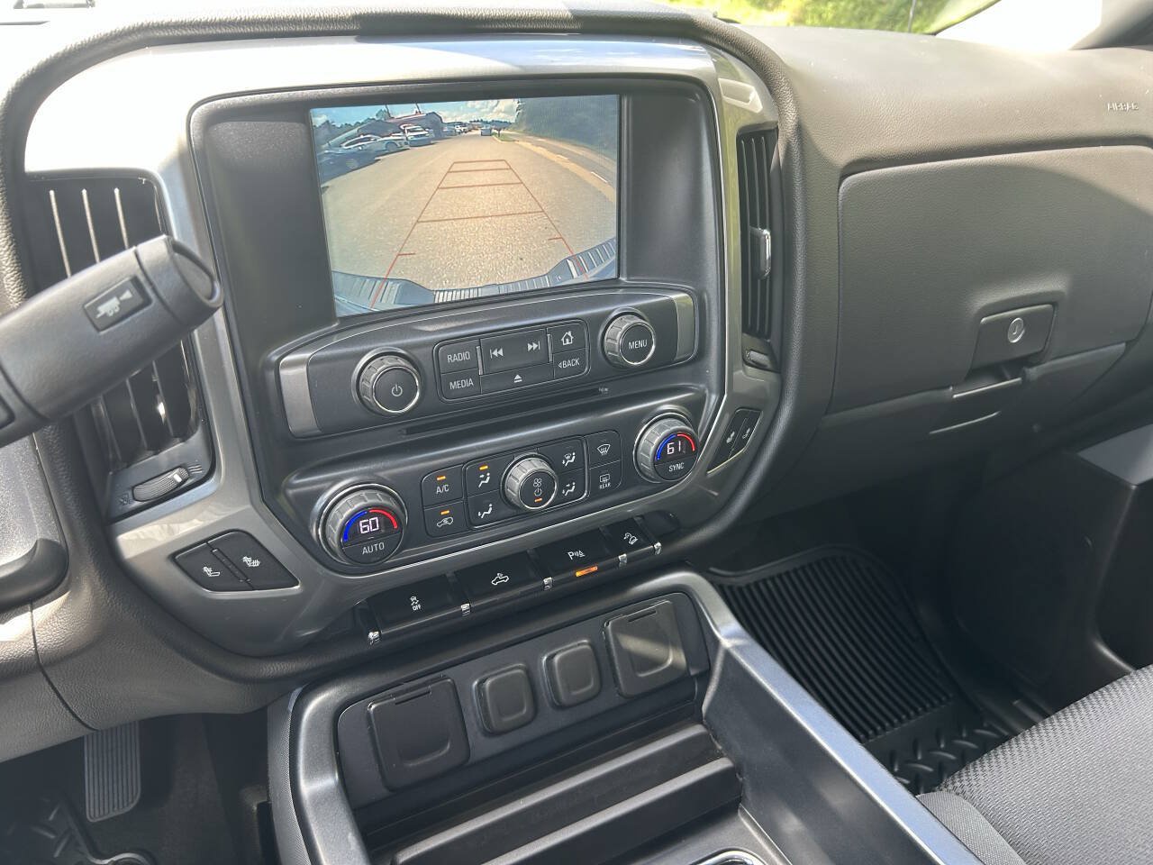 Used 2018 Chevrolet Silverado 1500 LT w/ Midnight Edition AWD/4WD image 20