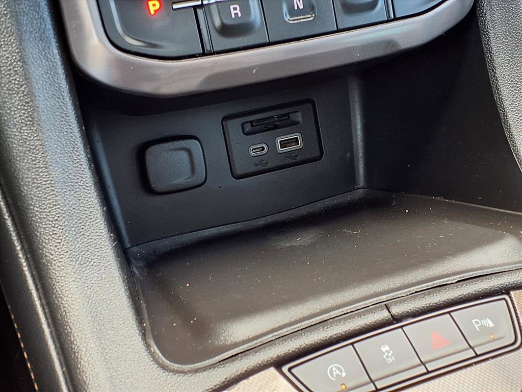 Used 2022 GMC Acadia AT4 w/ Technology Package image 7