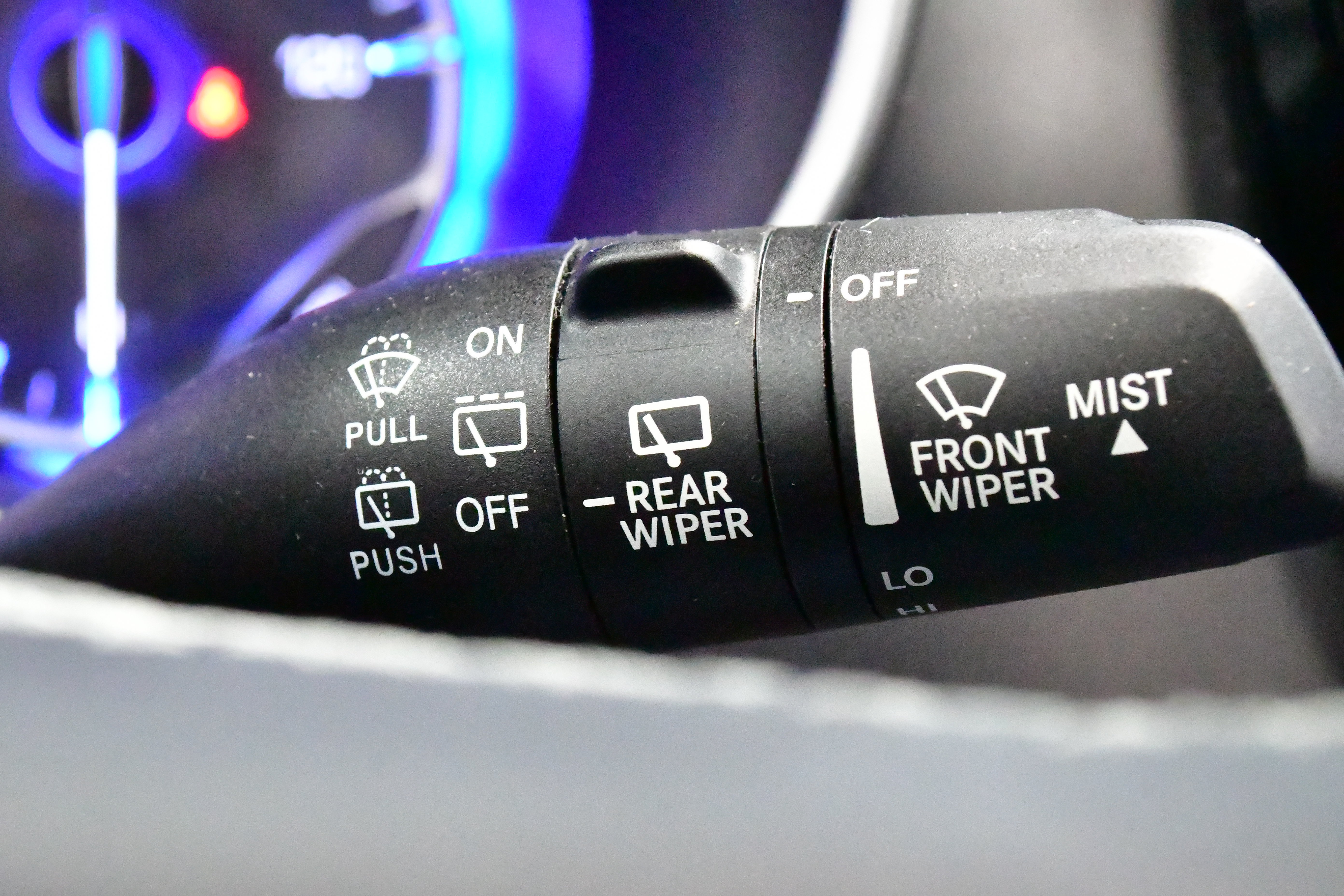 Used 2023 Chrysler Pacifica Touring-L FWD image 24