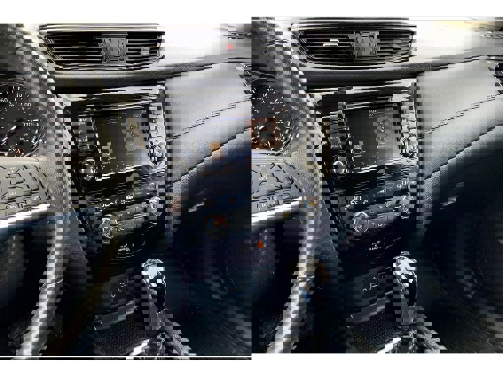 Used 2018 Nissan Rogue SV image 6