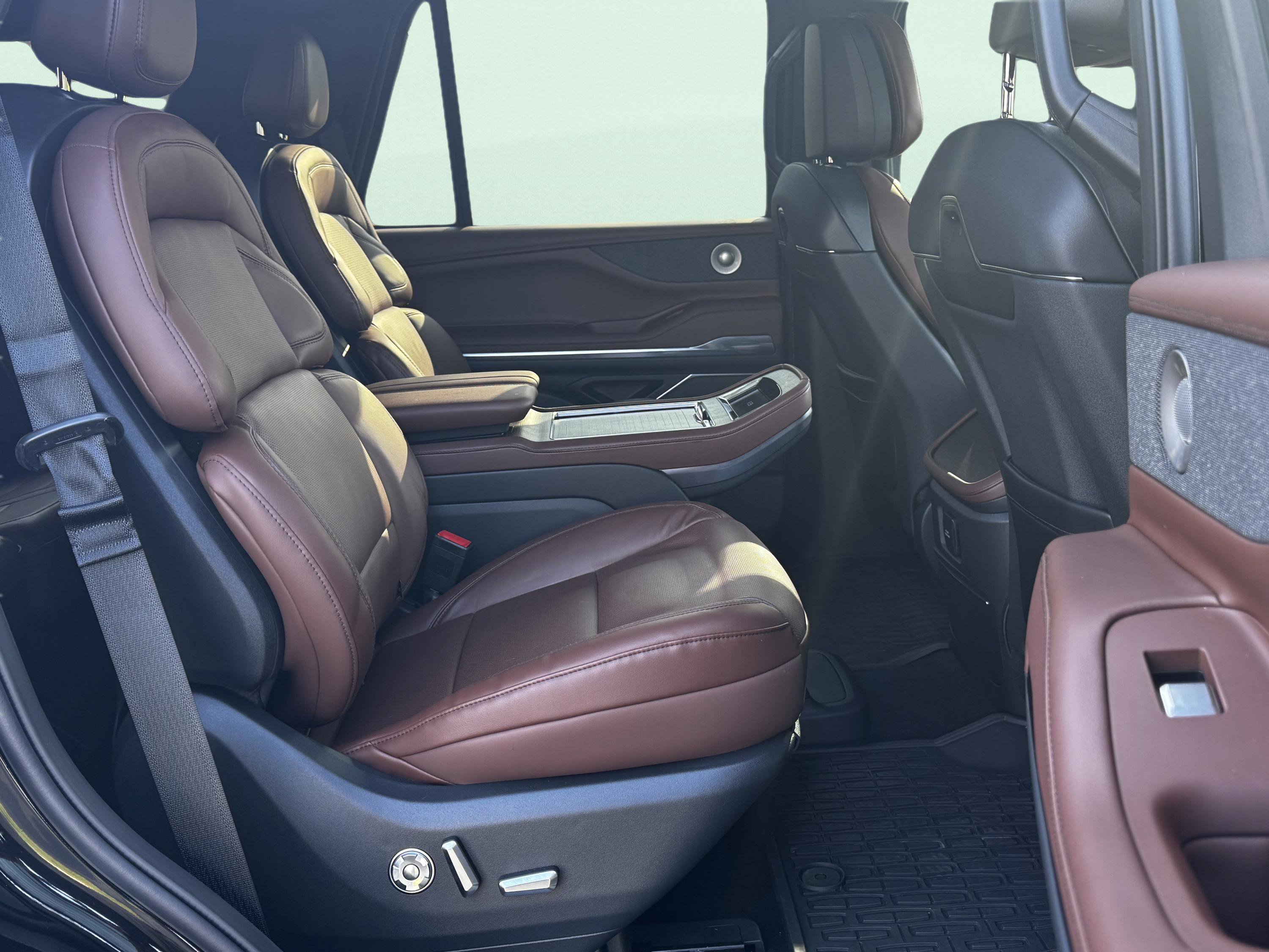 Used 2025 Lincoln Navigator Reserve AWD/4WD image 26