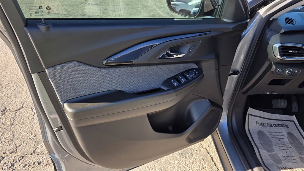 Used 2023 Chevrolet TrailBlazer LT image 14