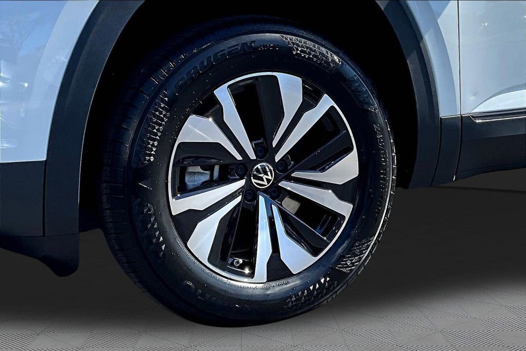 New 2026 Volkswagen Atlas SE image 32