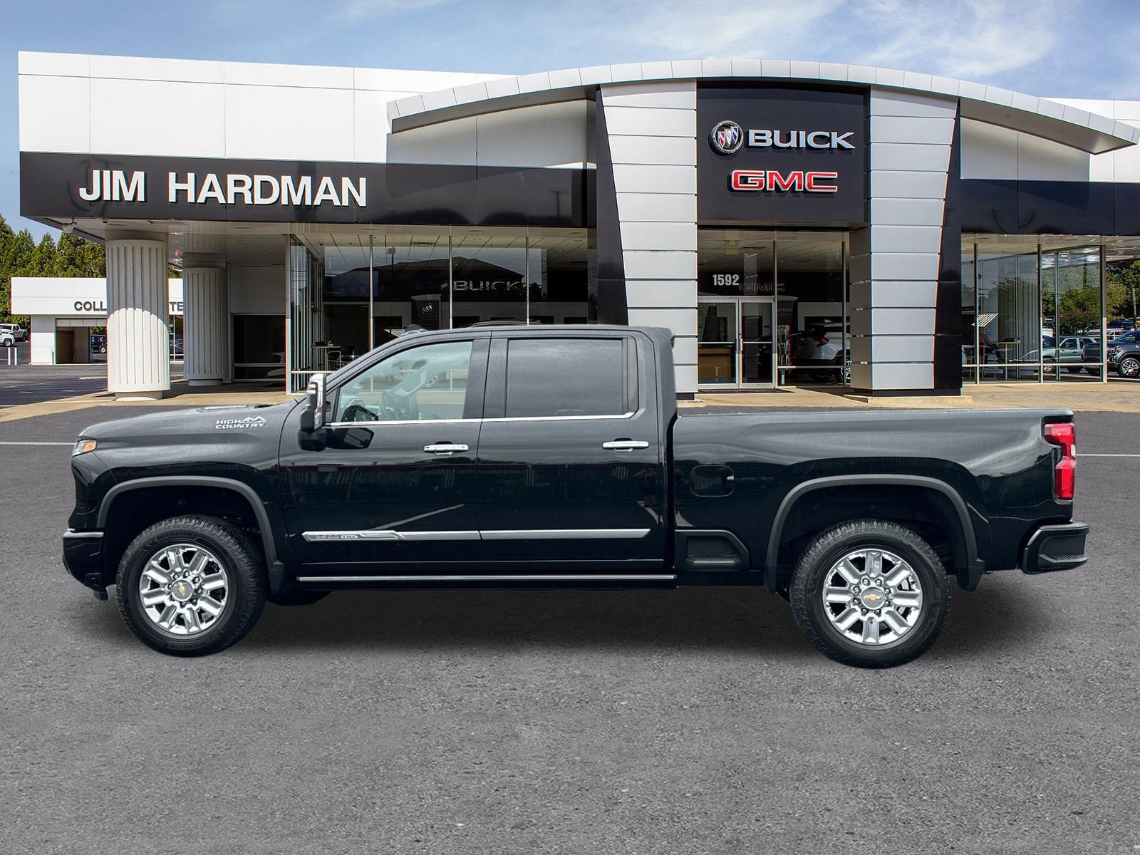 Used 2024 Chevrolet Silverado 2500 High Country w/ High Country Premium Package AWD/4WD image 4