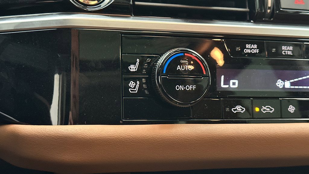 New 2025 Nissan Pathfinder Platinum w/ Cargo Package image 27