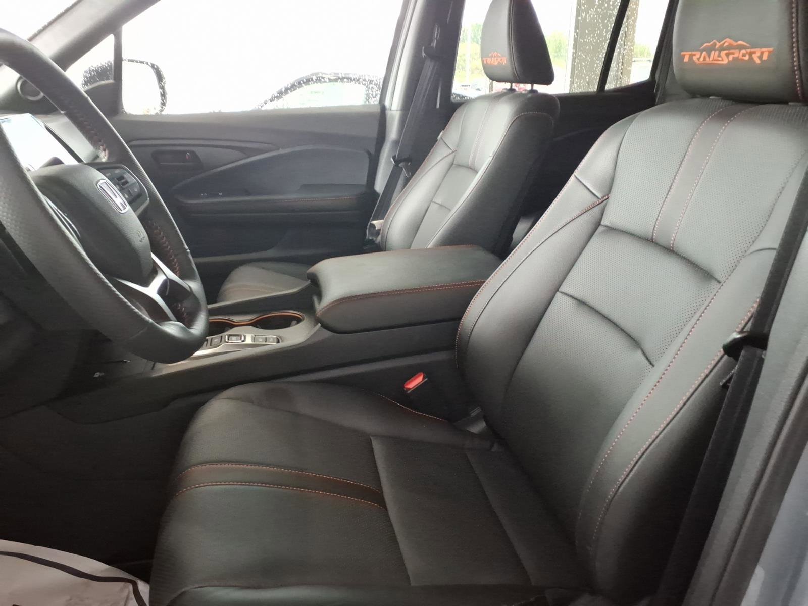 Used 2025 Honda Ridgeline TrailSport image 10