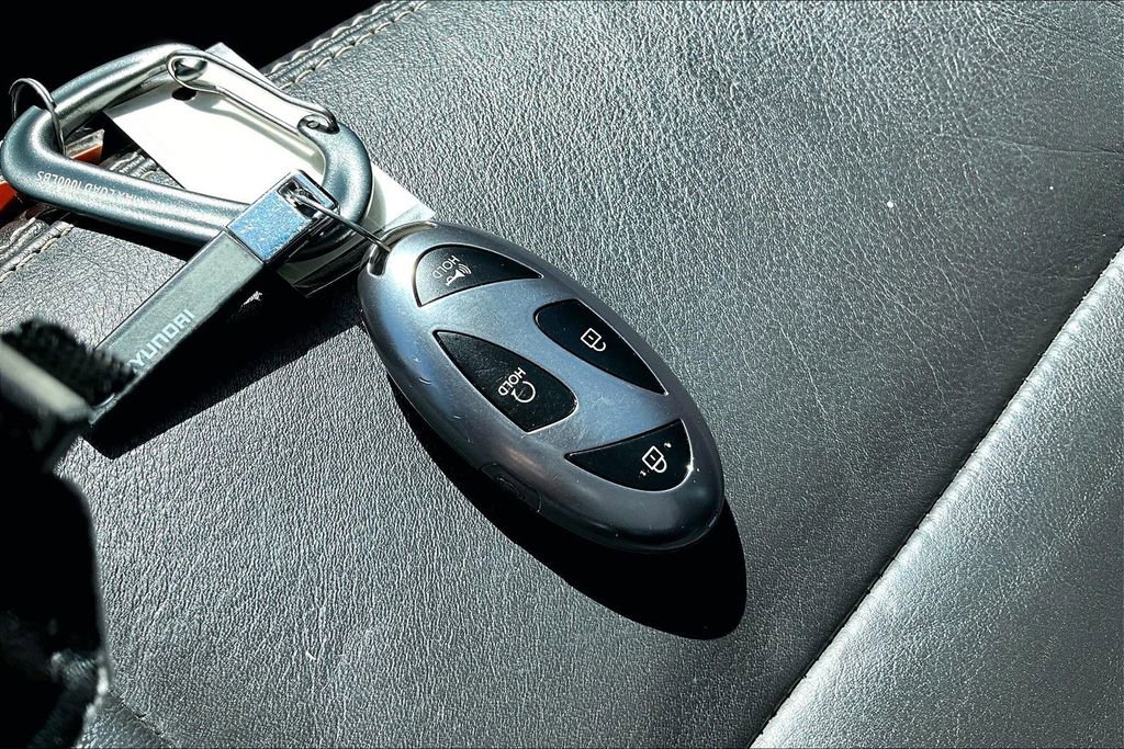 Certified 2025 Hyundai Elantra SEL image 13