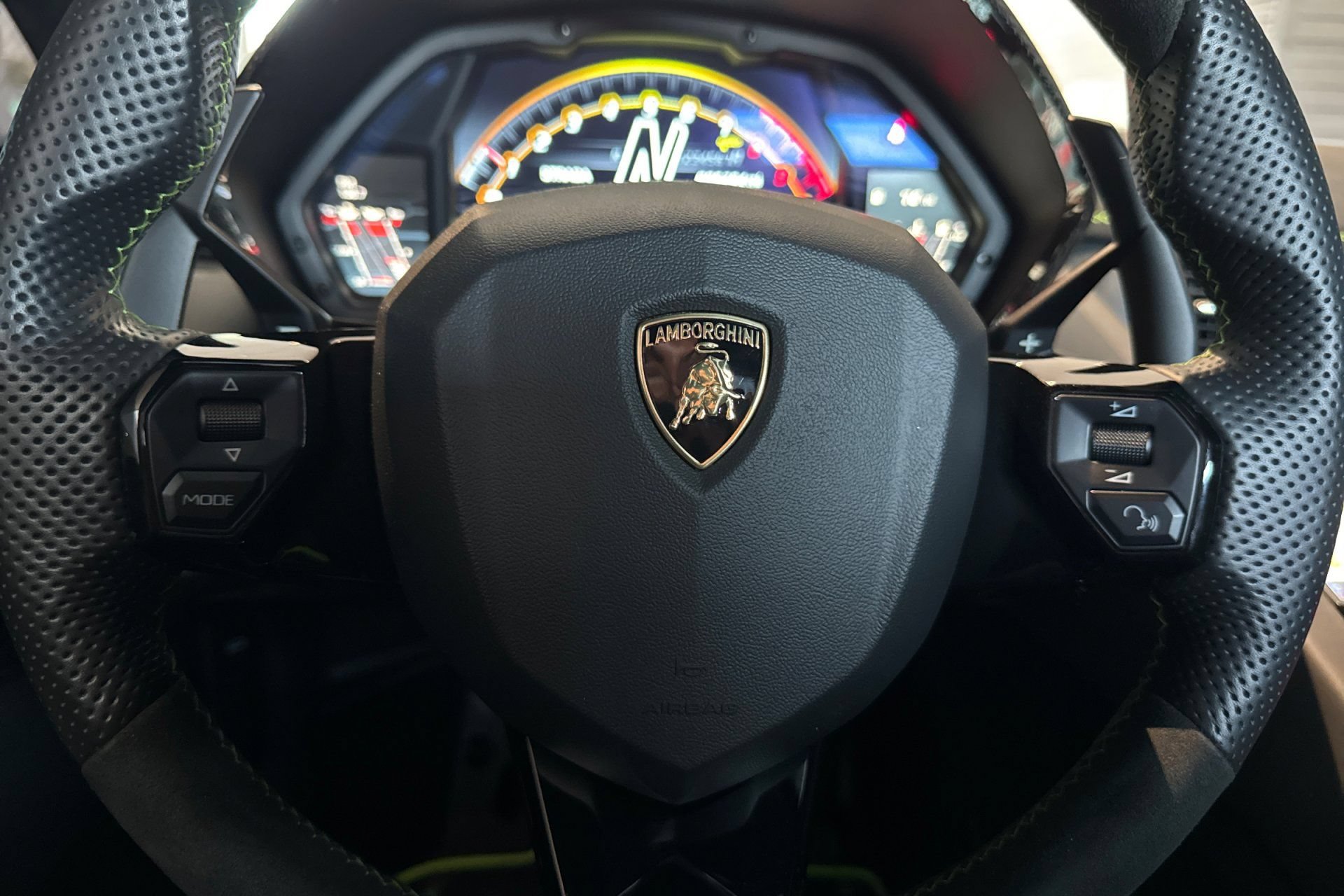 Used 2020 Lamborghini Aventador SVJ AWD/4WD image 27