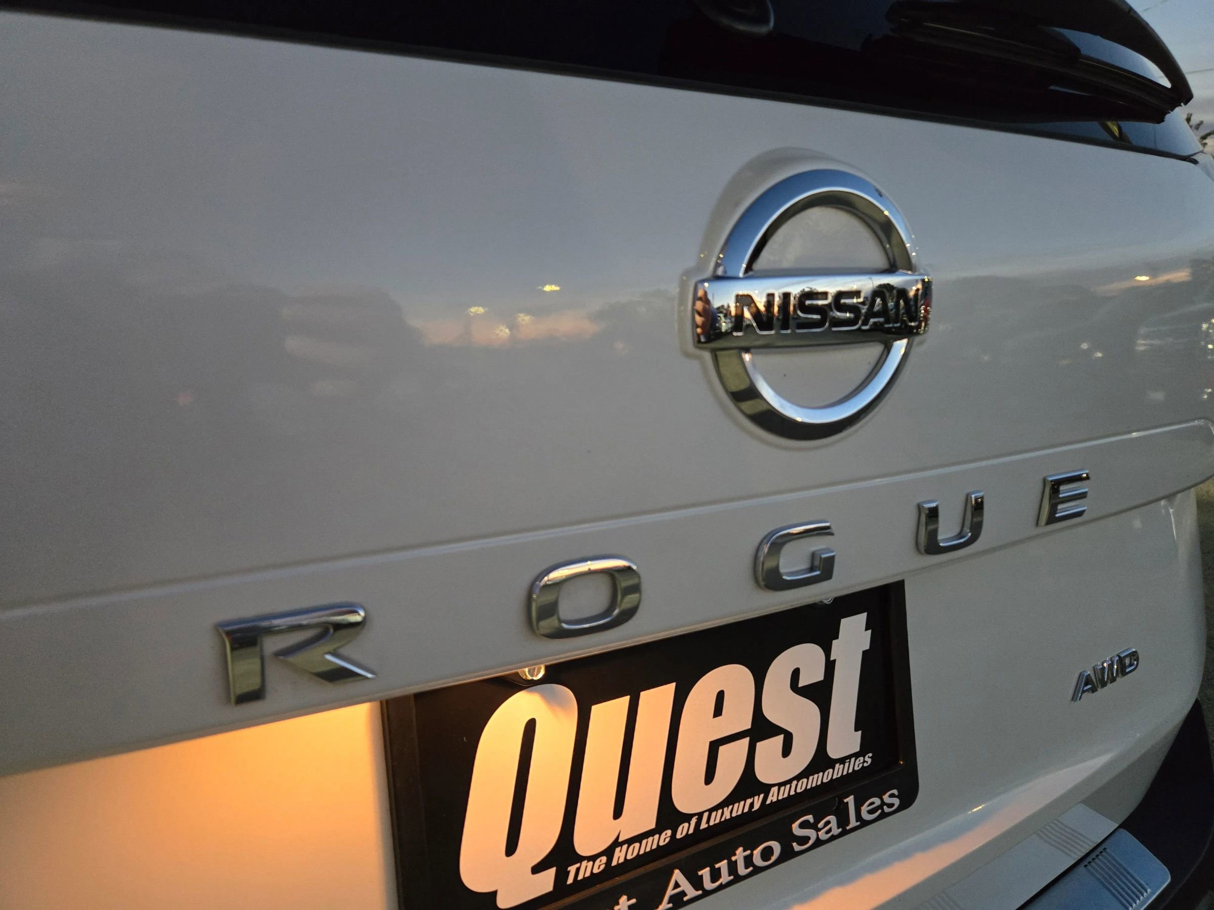 Used 2021 Nissan Rogue SV w/ Premium Package image 23