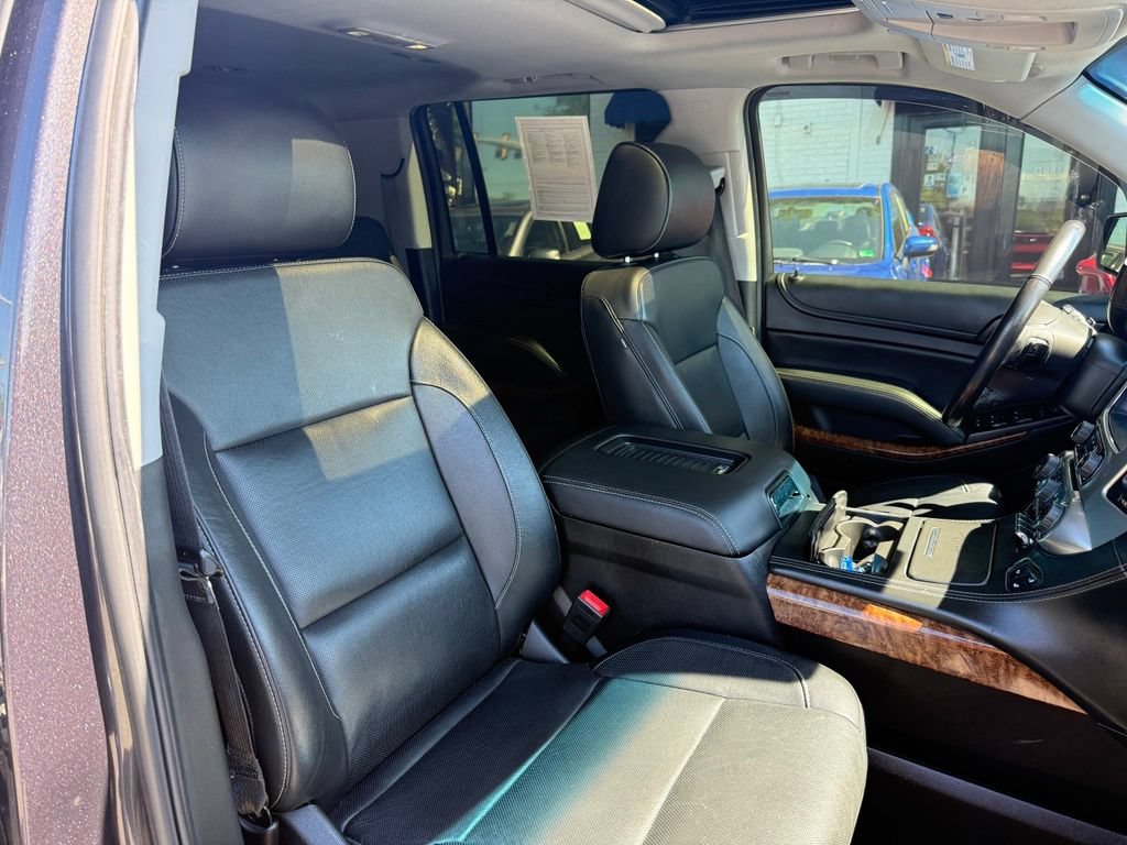Used 2018 Chevrolet Suburban Premier w/ RST Edition AWD/4WD image 9