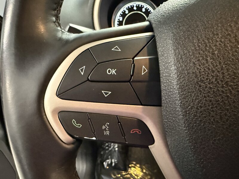 Used 2015 Jeep Cherokee Latitude w/ Cold Weather Group AWD/4WD image 30