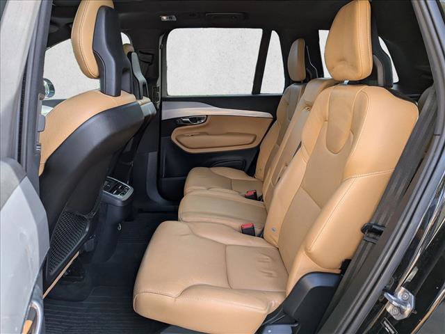 Used 2017 Volvo XC90 T6 Momentum w/ Vision Package image 16
