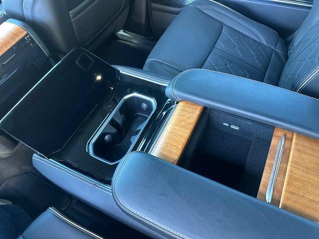 Used 2024 Jeep Grand Wagoneer Series III AWD/4WD image 22