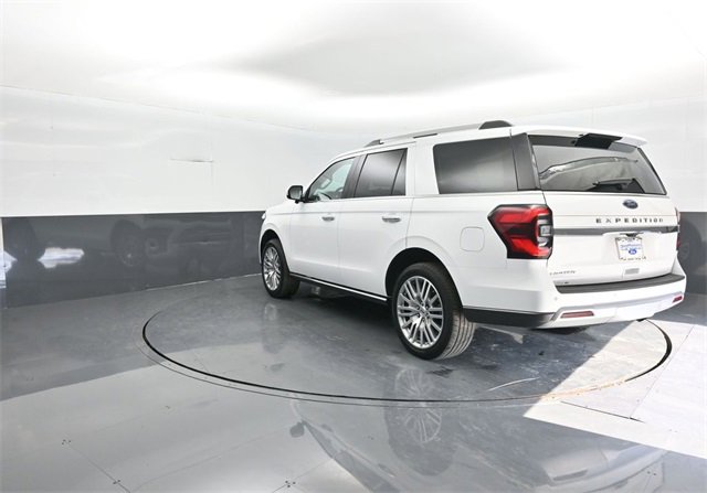 Used 2023 Ford Expedition Limited image 5