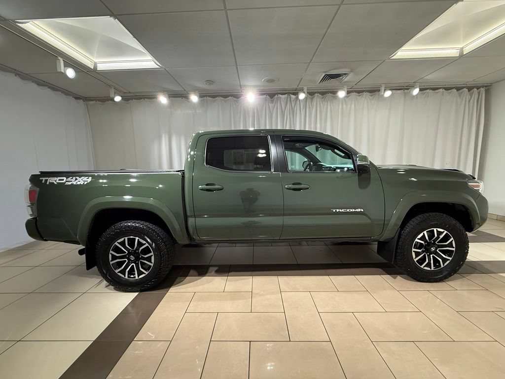 Used 2021 Toyota Tacoma TRD Sport w/ TRD Premium Sport Package AWD/4WD image 6