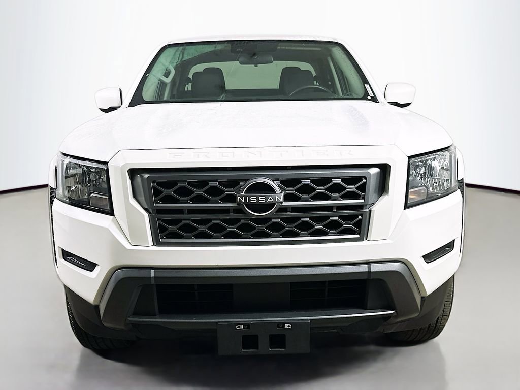 Used 2023 Nissan Frontier SV RWD image 2
