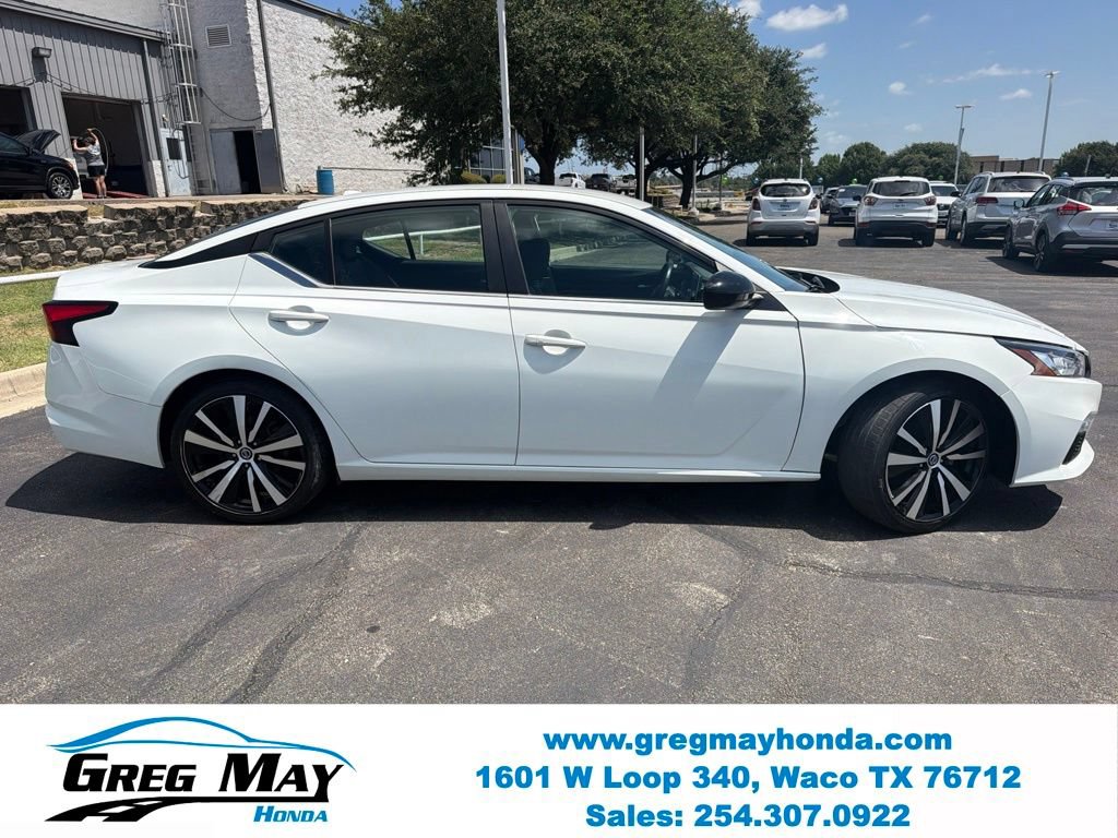 Used 2020 Nissan Altima 2.5 SR FWD image 2