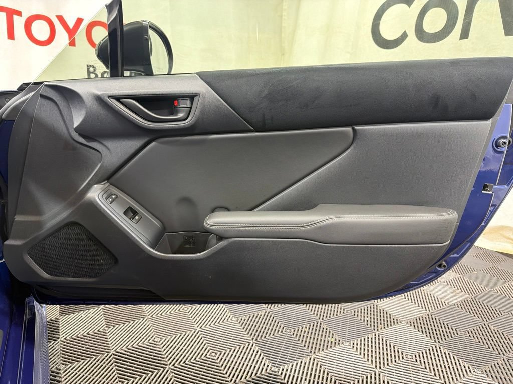 Used 2025 Toyota GR86 Premium RWD image 11