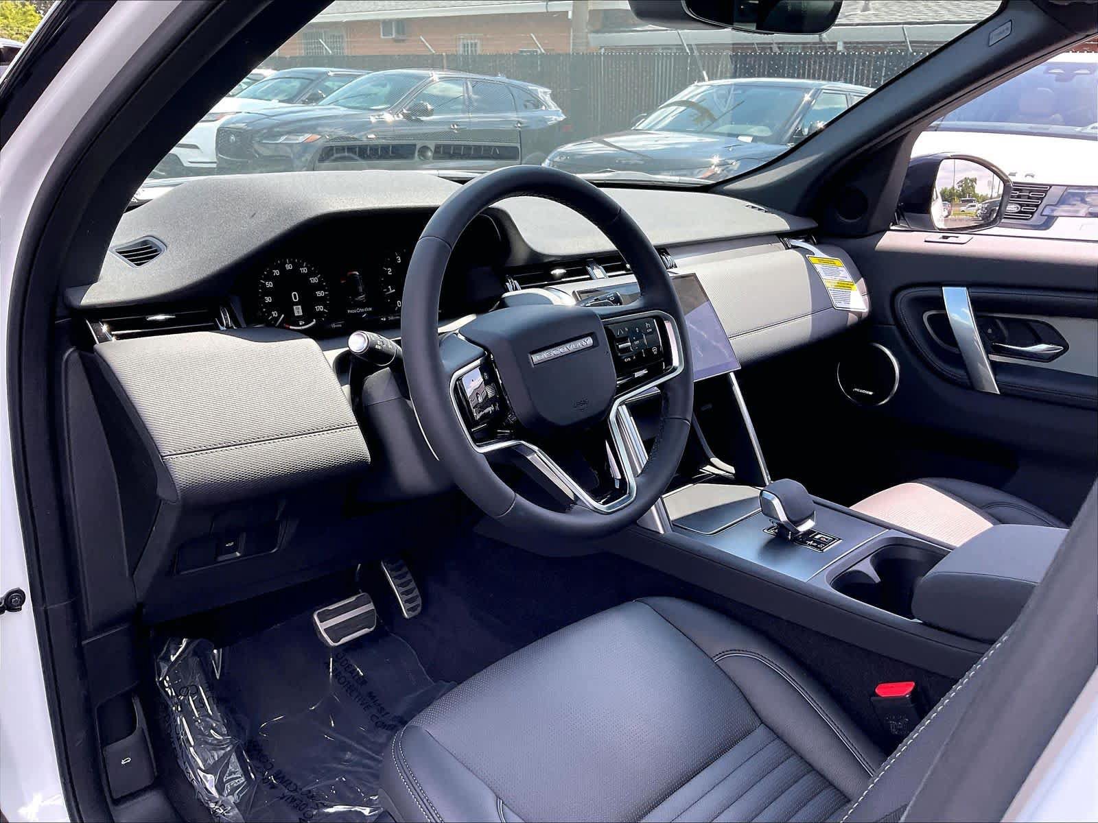 New 2026 Land Rover Discovery Sport Landmark AWD/4WD image 8