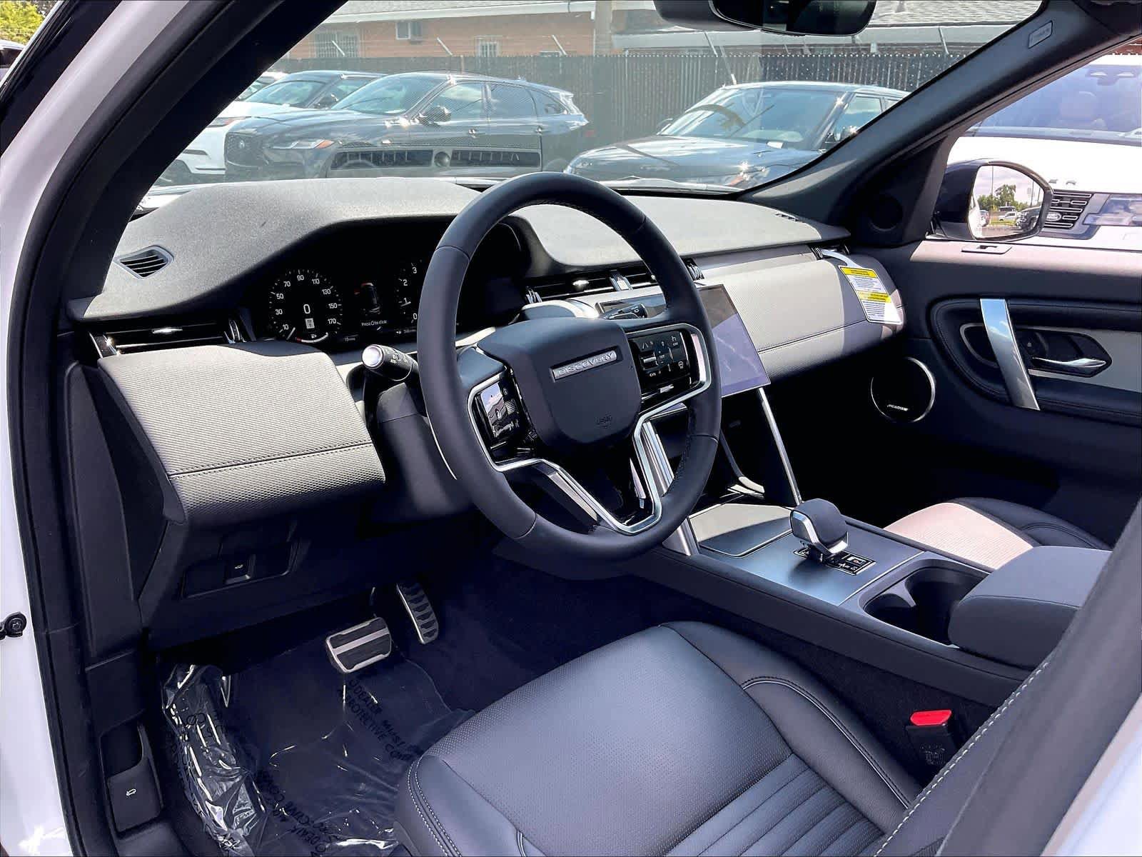 New 2026 Land Rover Discovery Sport Landmark AWD/4WD image 8