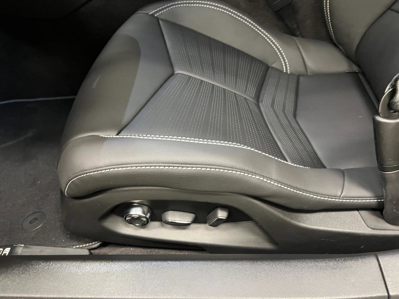 New 2026 Chevrolet Corvette Stingray Premium Cpe w/ Z51 Performance Package image 31