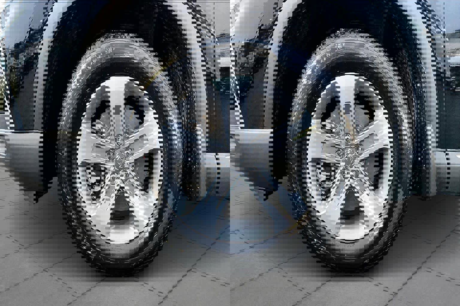 Used 2025 Honda Pilot EX-L image 10