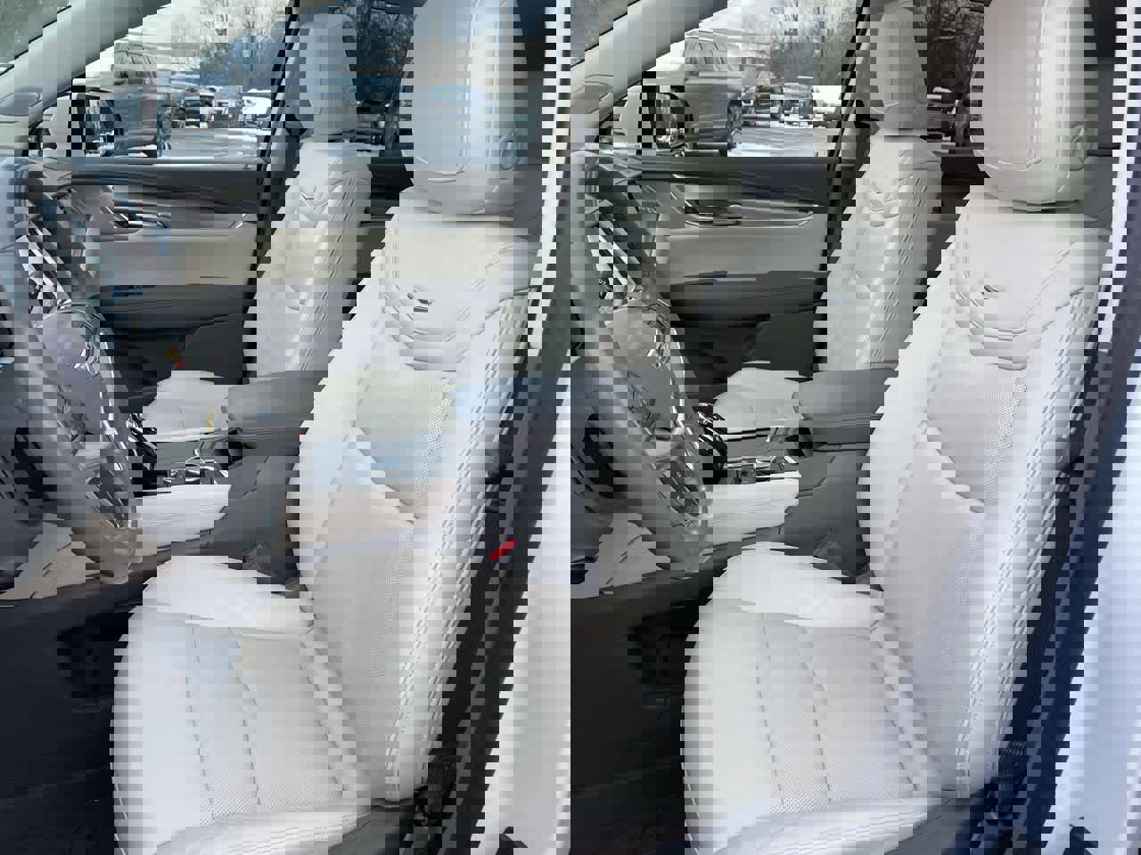 Certified 2023 Cadillac XT5 Premium Luxury w/ LPO, Floor Liner Package image 12