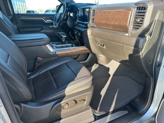 Used 2023 Chevrolet Silverado 1500 High Country w/ Technology Package image 28