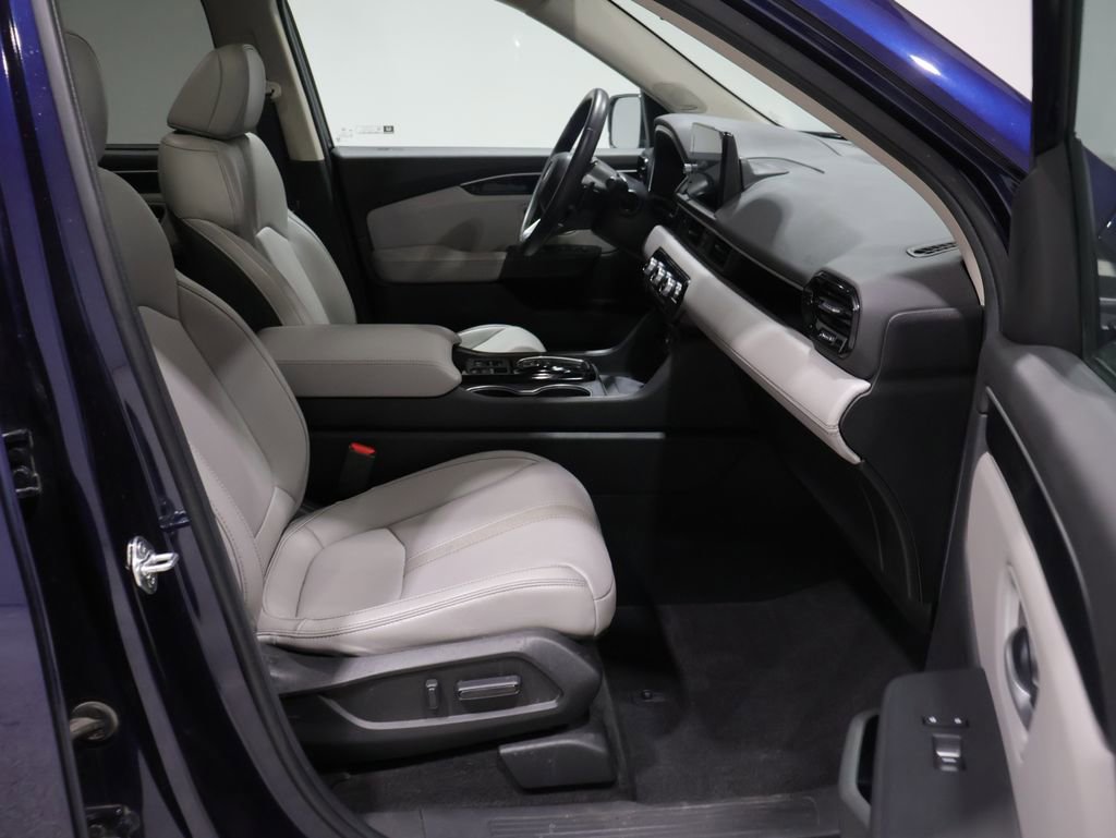 Used 2025 Honda Pilot Touring image 23