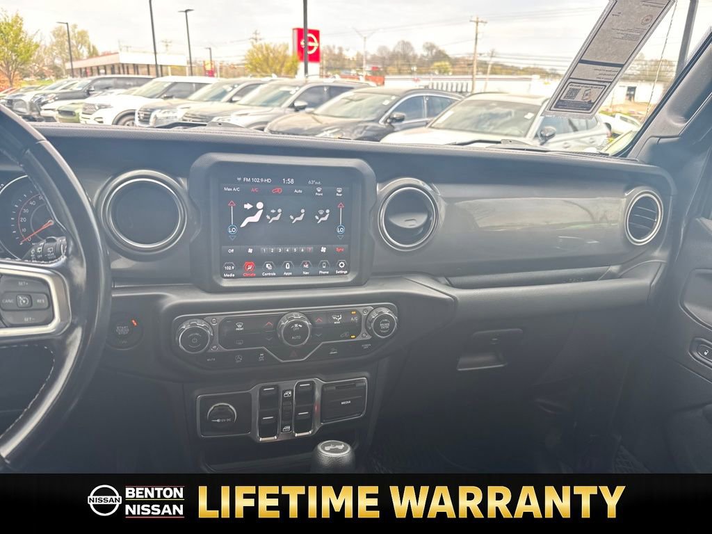 Used 2021 Jeep Wrangler Unlimited Sahara w/ Uconnect 4C Nav & Sound Group image 15