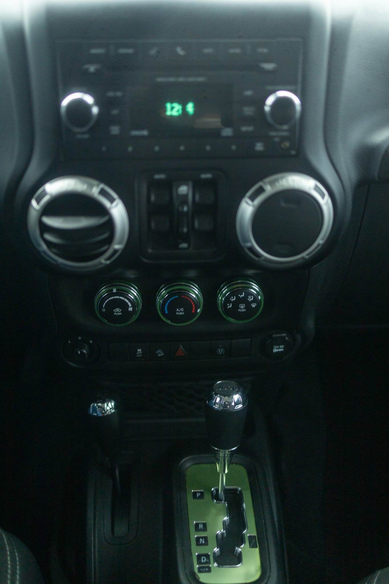 Used 2017 Jeep Wrangler Unlimited Sahara w/ Connectivity Group image 5