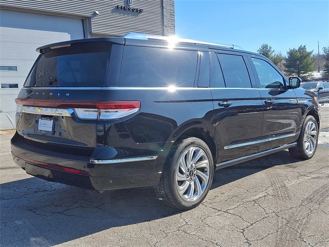 Certified 2024 Lincoln Navigator L Reserve AWD/4WD image 6