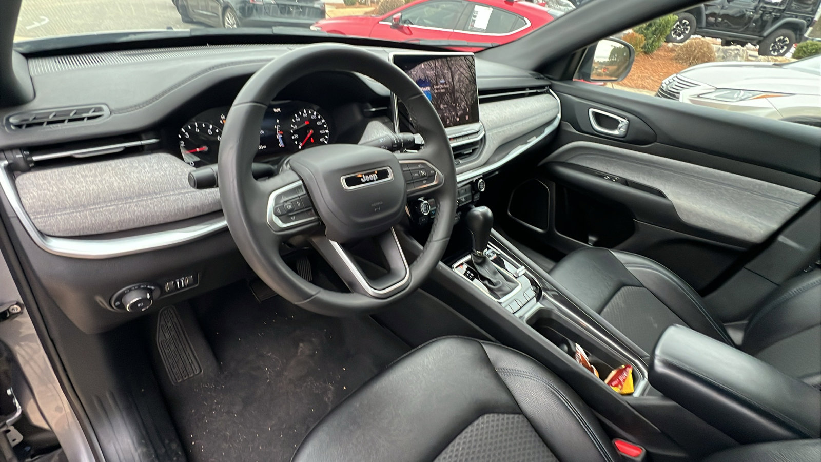 Used 2024 Jeep Compass Latitude image 24