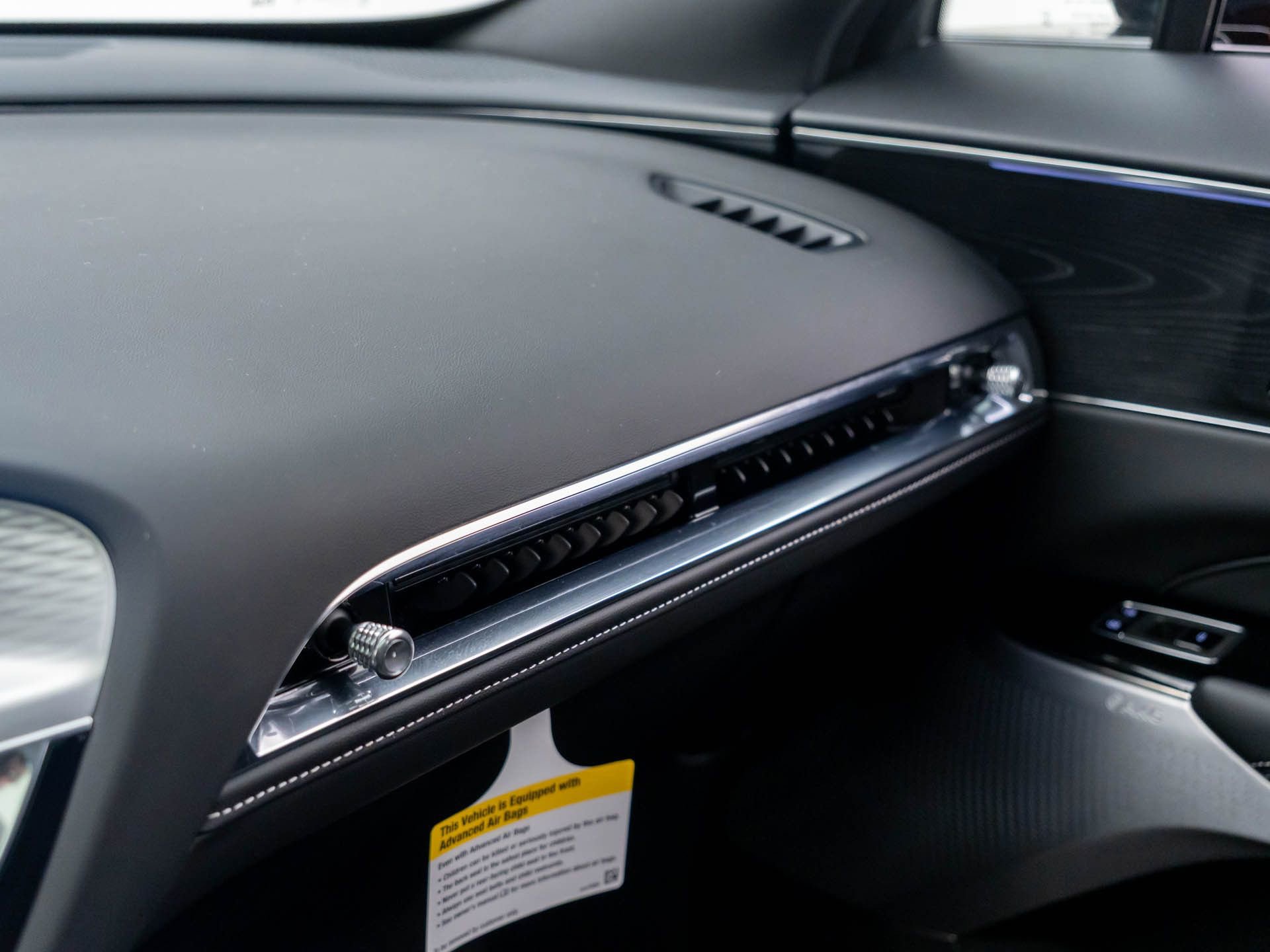 Used 2024 Cadillac Lyriq Luxury w/ LPO, Floor Liner Package image 35