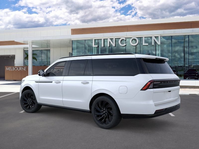 New 2026 Lincoln Navigator L Reserve w/ Jet Appearance Package AWD/4WD image 4