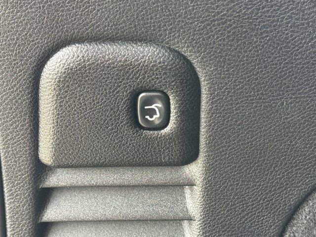 Used 2014 Jeep Grand Cherokee SRT image 11