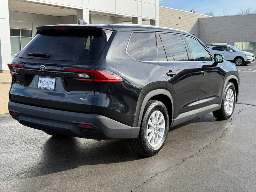 Certified 2025 Toyota Grand Highlander AWD image 3