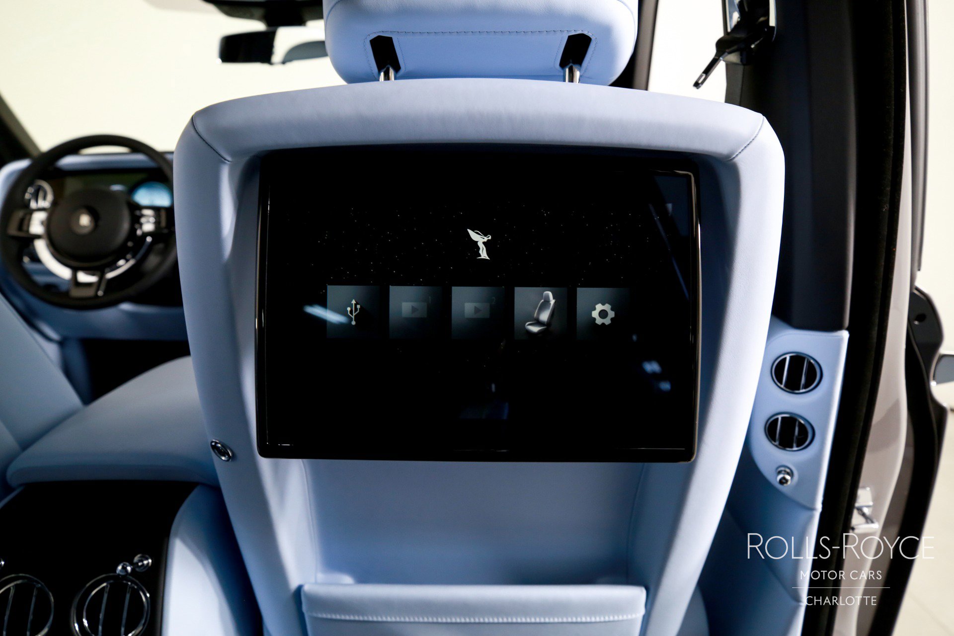 New 2026 Rolls-Royce Cullinan image 30