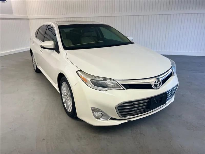 Used 2013 Toyota Avalon XLE image 3