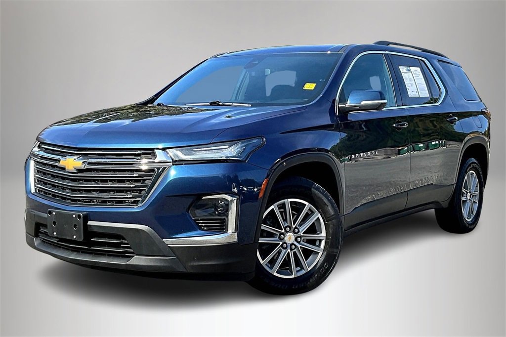 Certified 2022 Chevrolet Traverse LT image 3