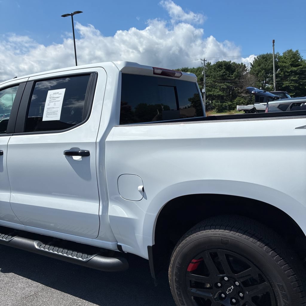 Used 2024 Chevrolet Silverado 1500 RST w/ Redline Edition AWD/4WD image 8