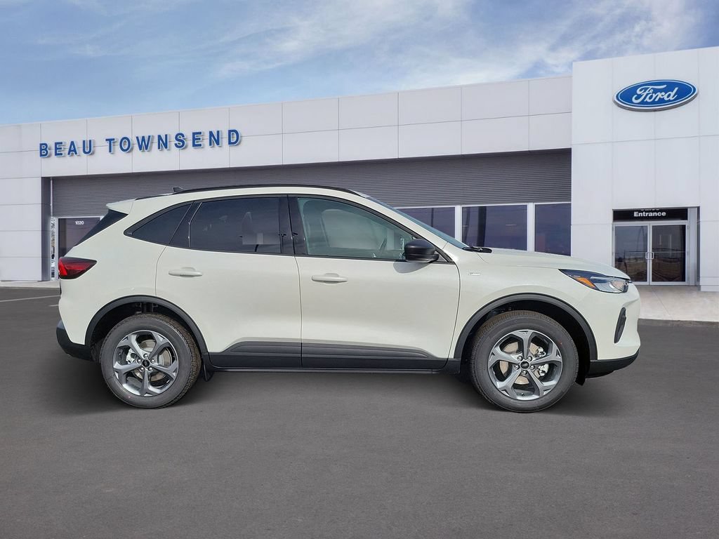 New 2026 Ford Escape ST-Line w/ Cold Weather Package AWD/4WD image 3
