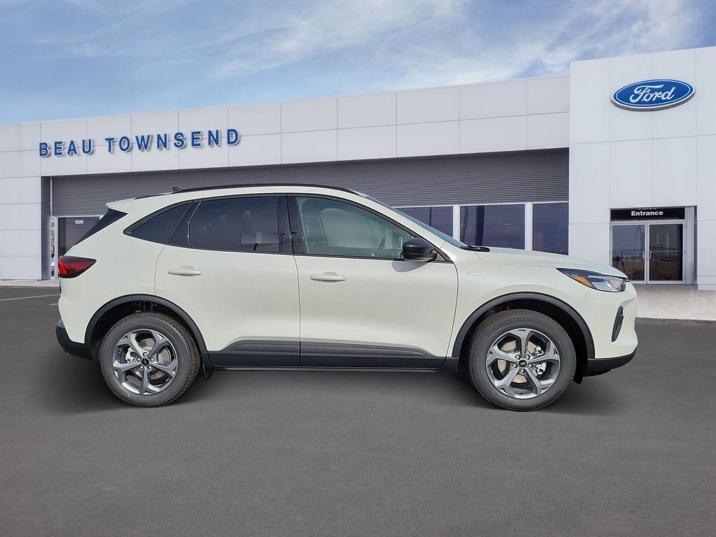 New 2026 Ford Escape ST-Line w/ Cold Weather Package image 3