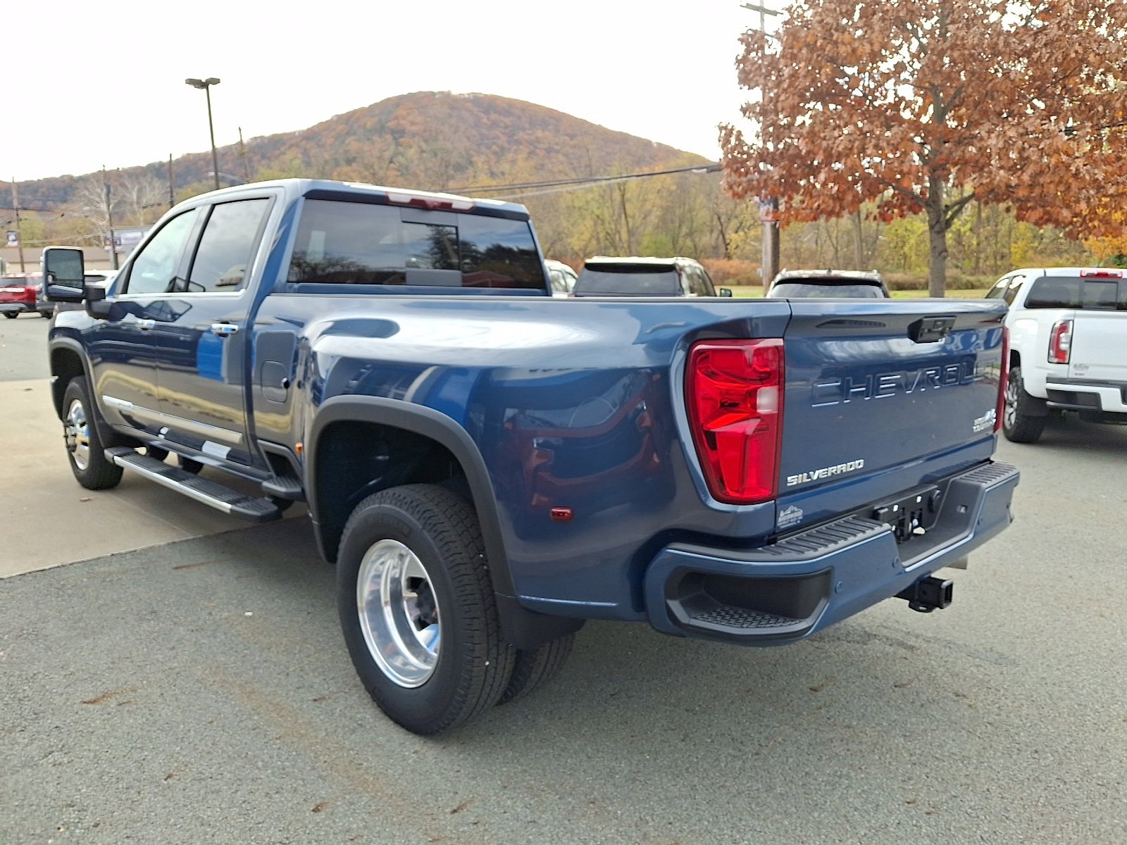 New 2026 Chevrolet Silverado 3500 High Country w/ High Country Premium Package image 4