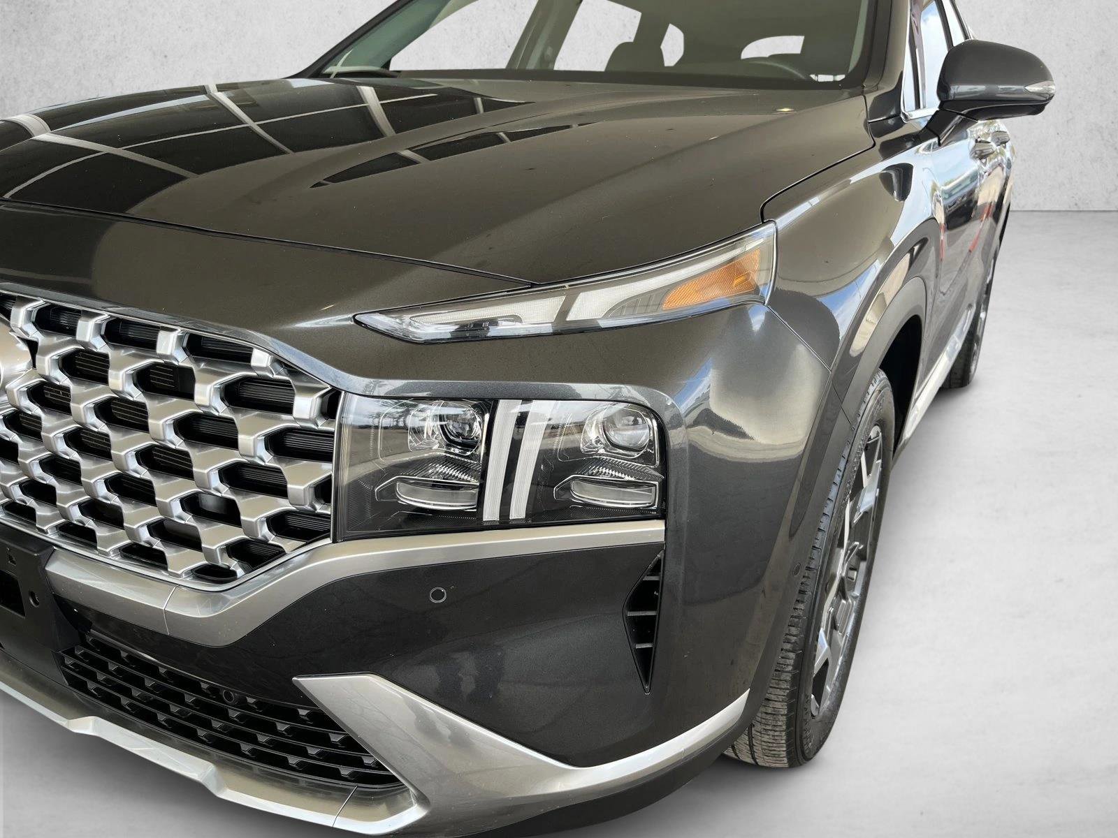 Used 2022 Hyundai Santa Fe Limited w/ Cargo Package FWD image 9