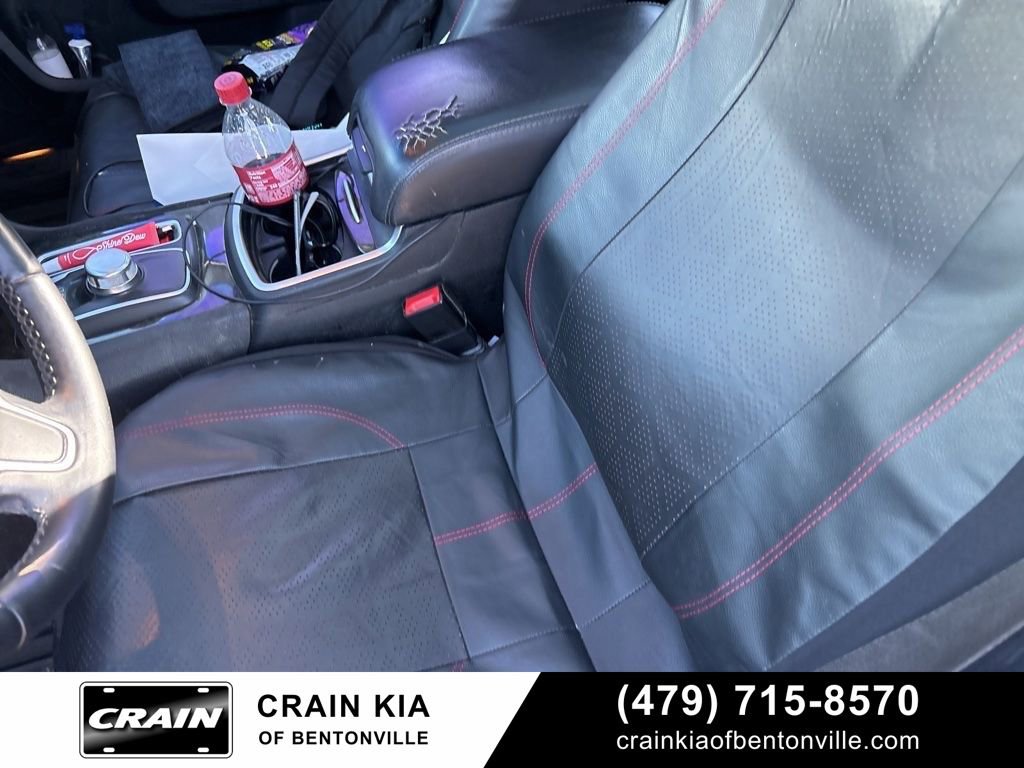 Used 2017 Chrysler 300 C image 20