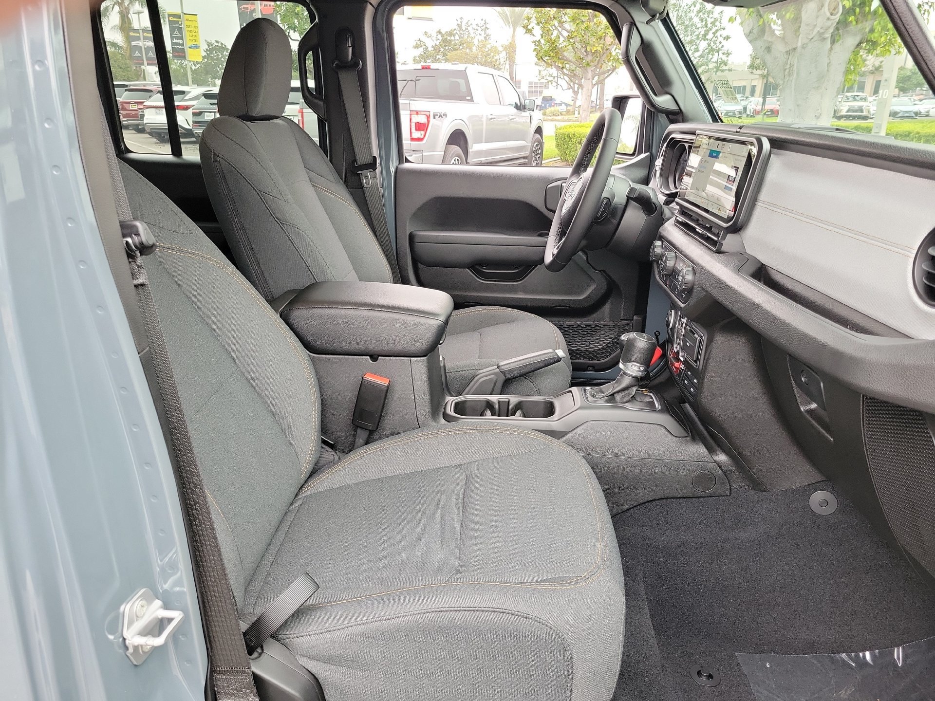 New 2026 Jeep Gladiator Sport AWD/4WD image 17