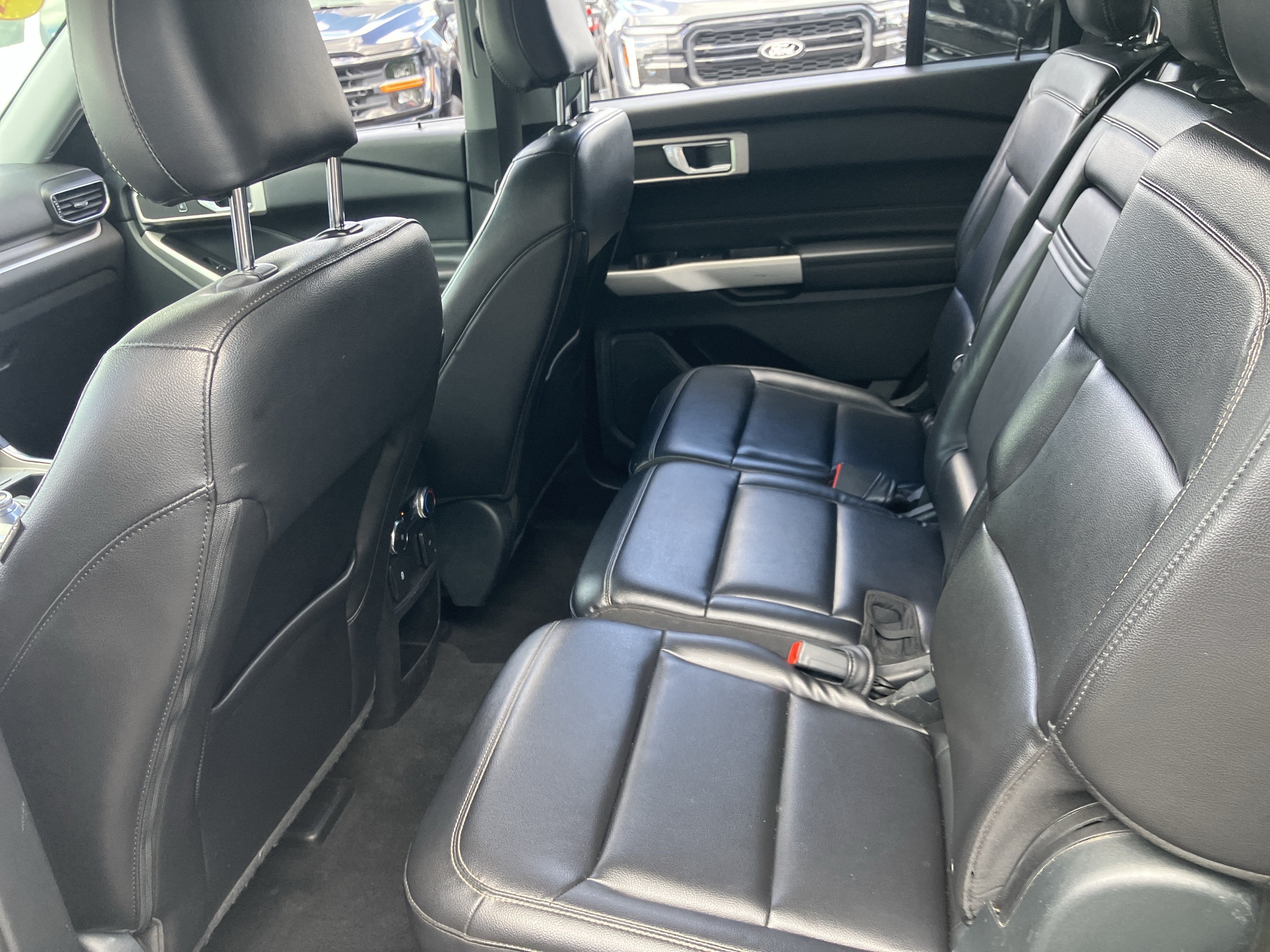 Used 2021 Ford Explorer XLT AWD/4WD image 15