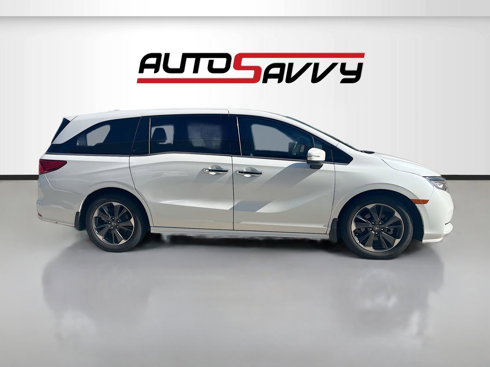 Used 2023 Honda Odyssey Elite image 8