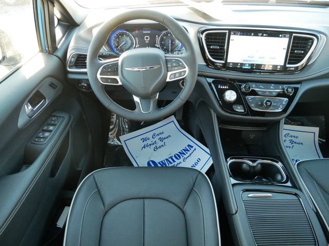 New 2026 Chrysler Pacifica Limited w/ Trailer Tow Group image 14